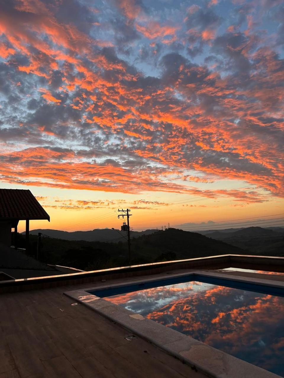 Villa Casa Nova, Piscina E Vista Para As Montanhas Águas de Lindóia Exterior foto