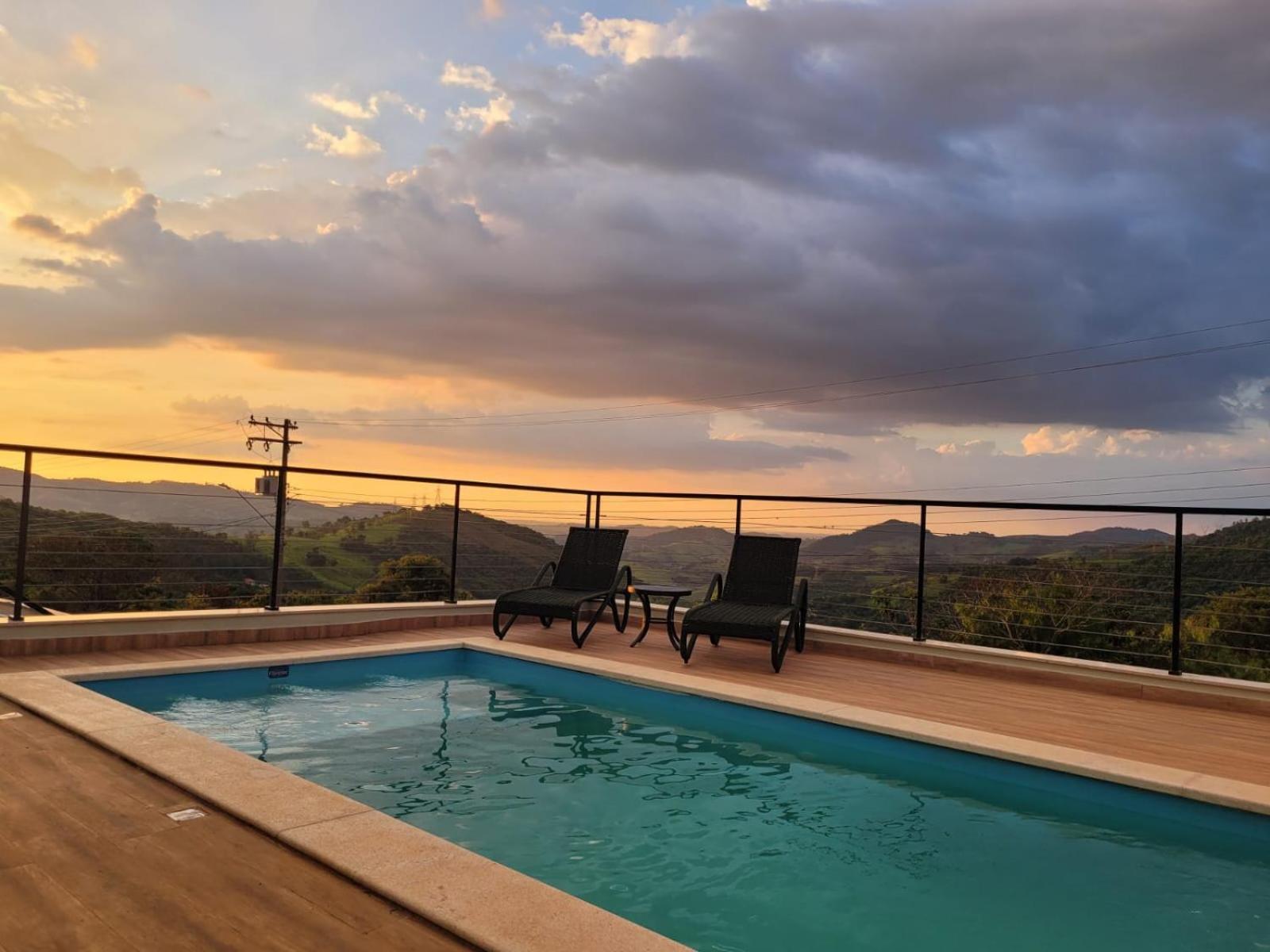 Villa Casa Nova, Piscina E Vista Para As Montanhas Águas de Lindóia Exterior foto